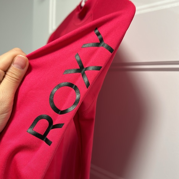 Roxy Whole Hearted Long Sleeve Rashguard. Pink color(Cherry). Like new. - Picture 2 of 4